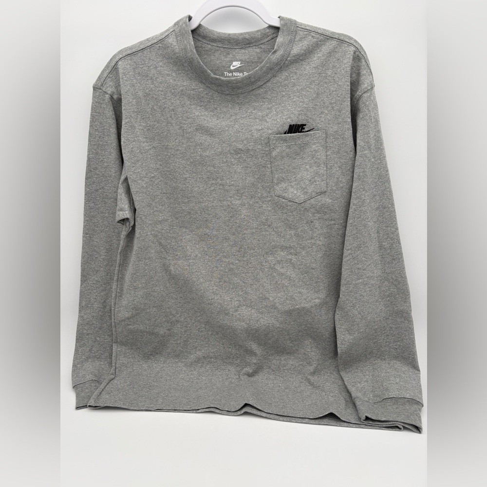 NWT Mens Nike Small Sportswear Premium Essentials Long Sleeve Pocket T Shirt Top - Picture 3 of 7